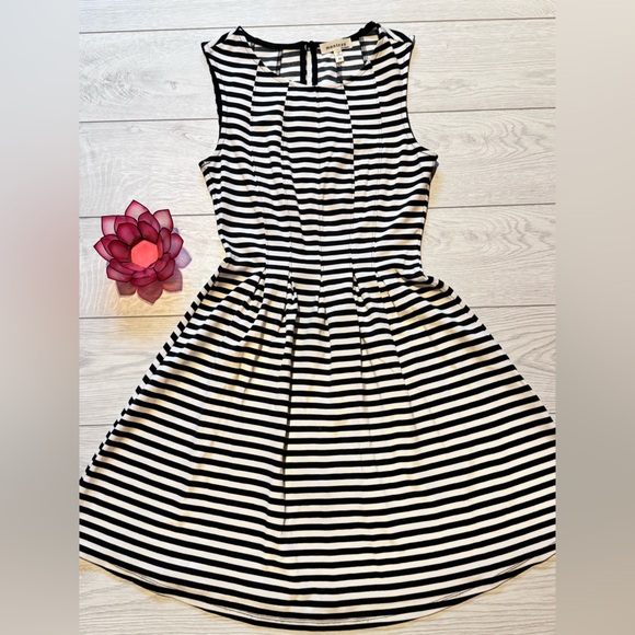 Monteau Striped Mini Dress - Size Medium - Picture 1 of 7